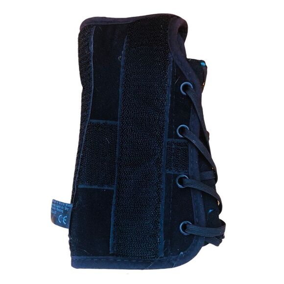 Right Wrist Splint, Adjustable Laces with V elcro, Black - Picture 2 of 4